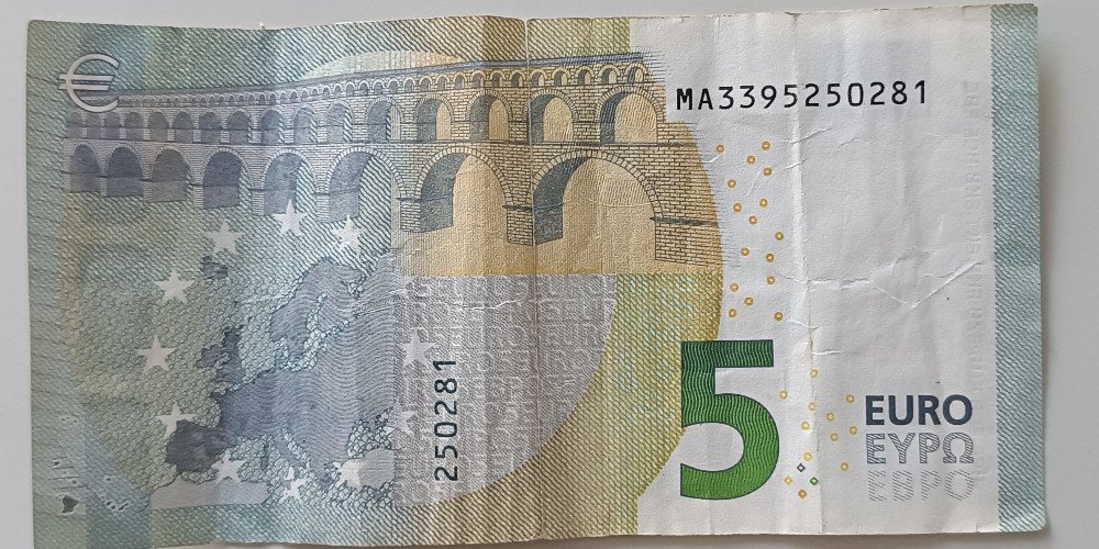 EUR 5 bill with birthdate February 25, '81 – photo of the actual bill